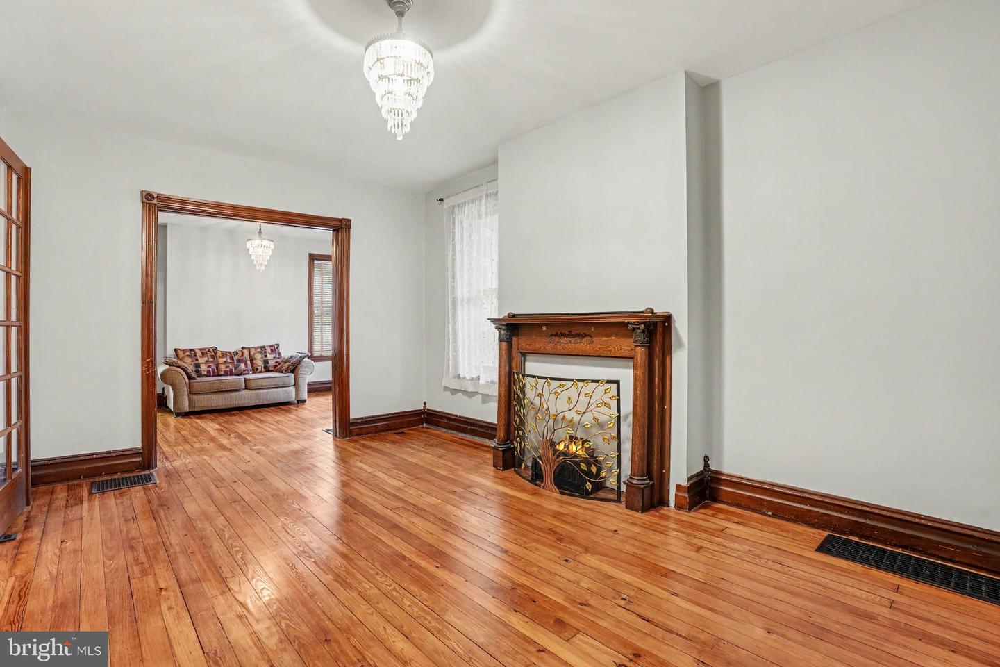 236 S West St Property Photo 4