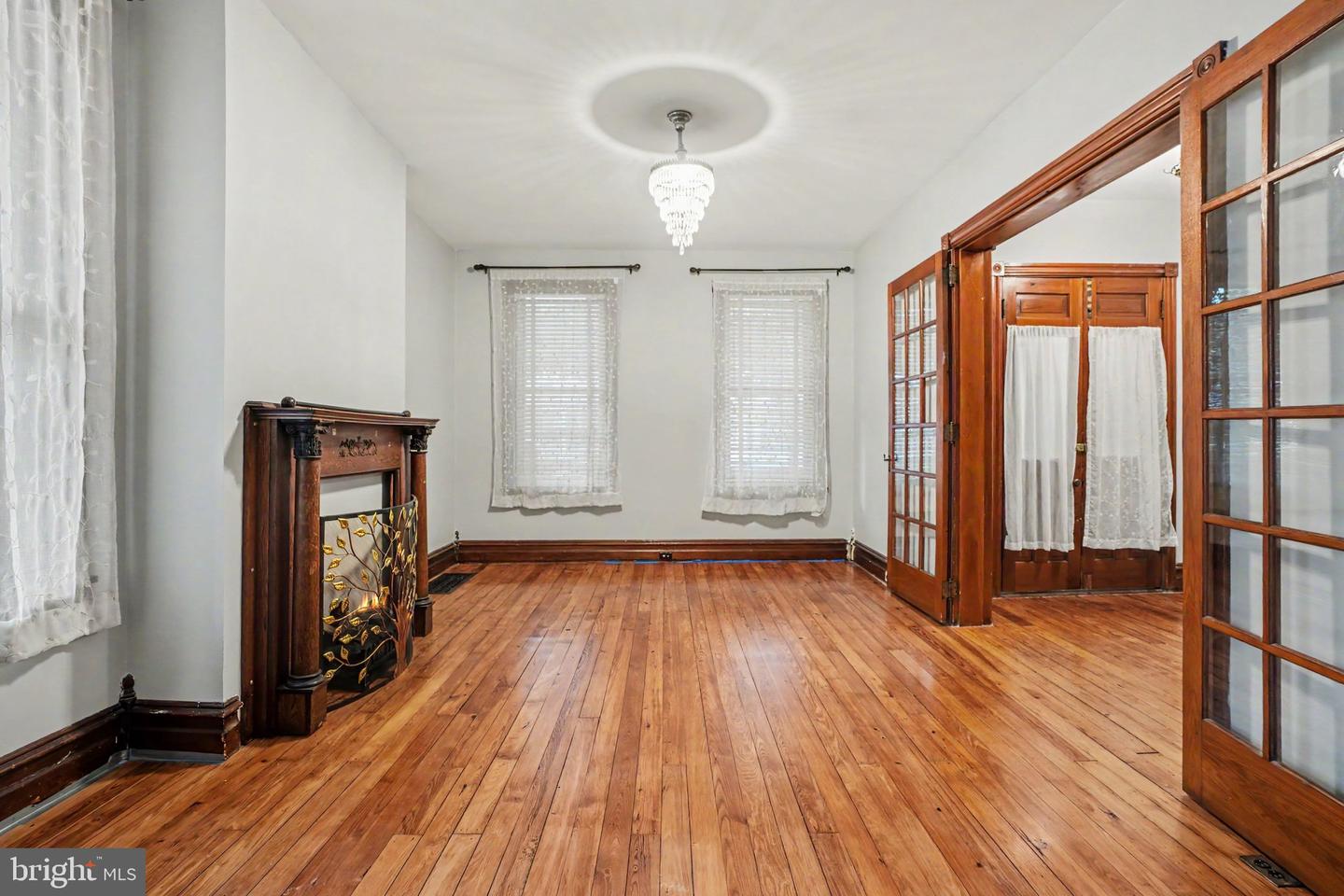 236 S West St Property Photo 5