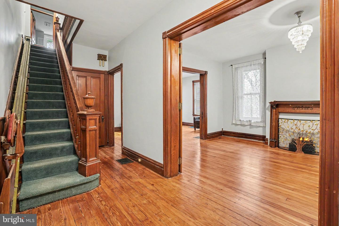 236 S West St Property Photo 9