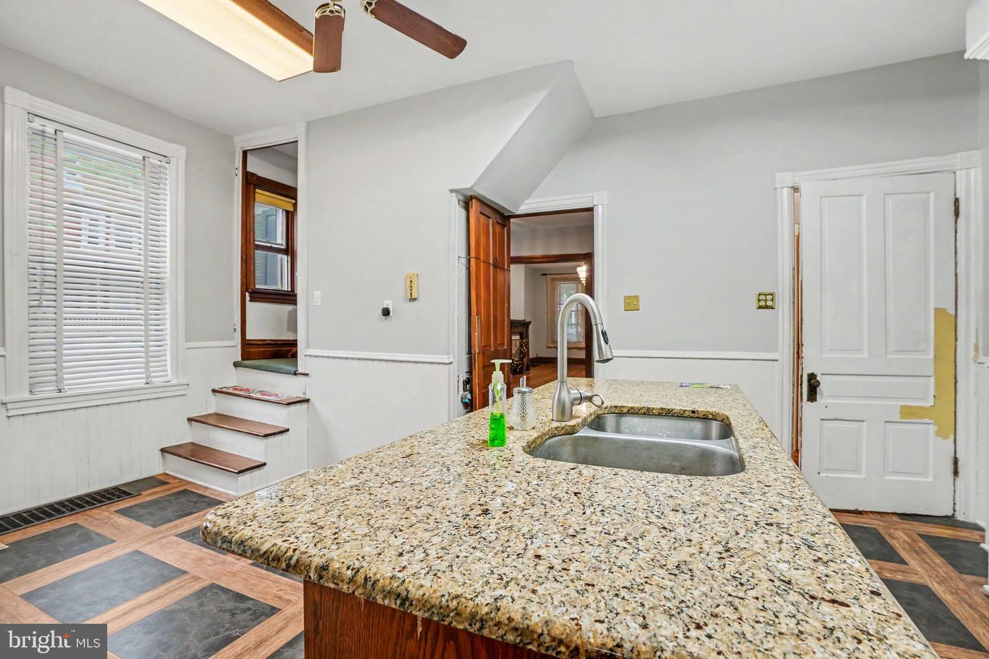 236 S West St Property Photo 14