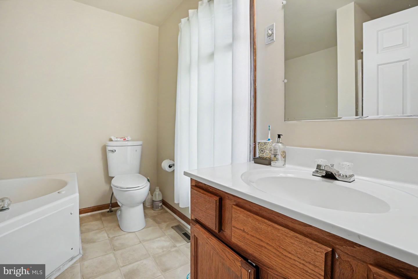 372 Kerrsville Road Property Photo 23