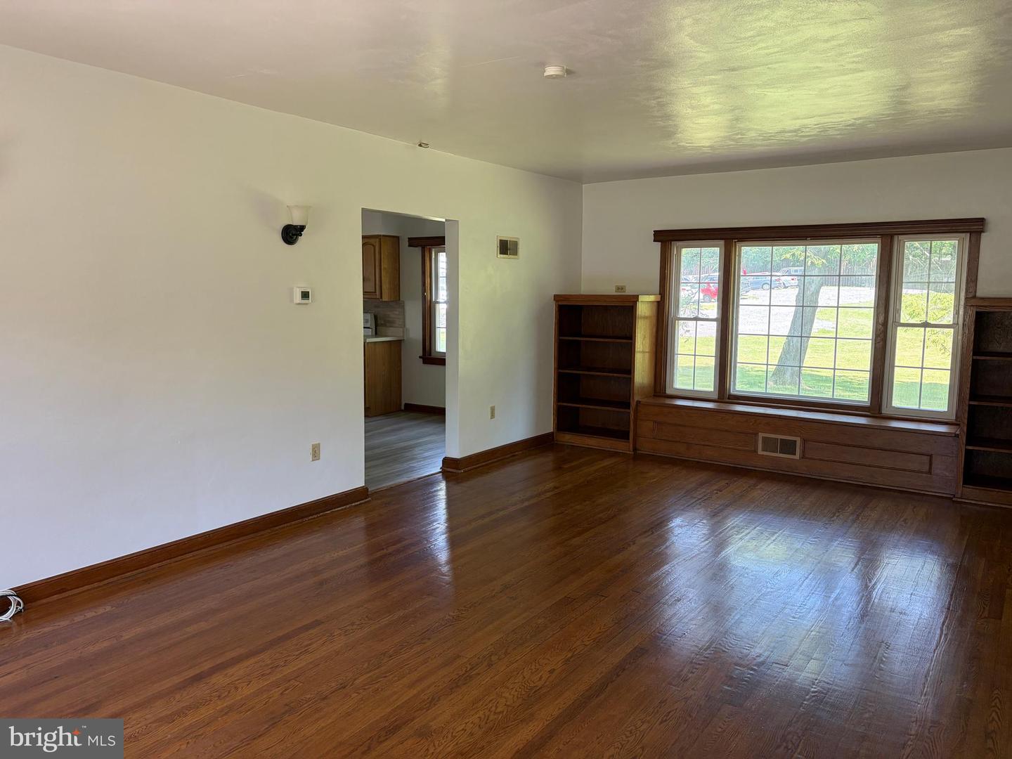 1001 S York Street Property Photo 7