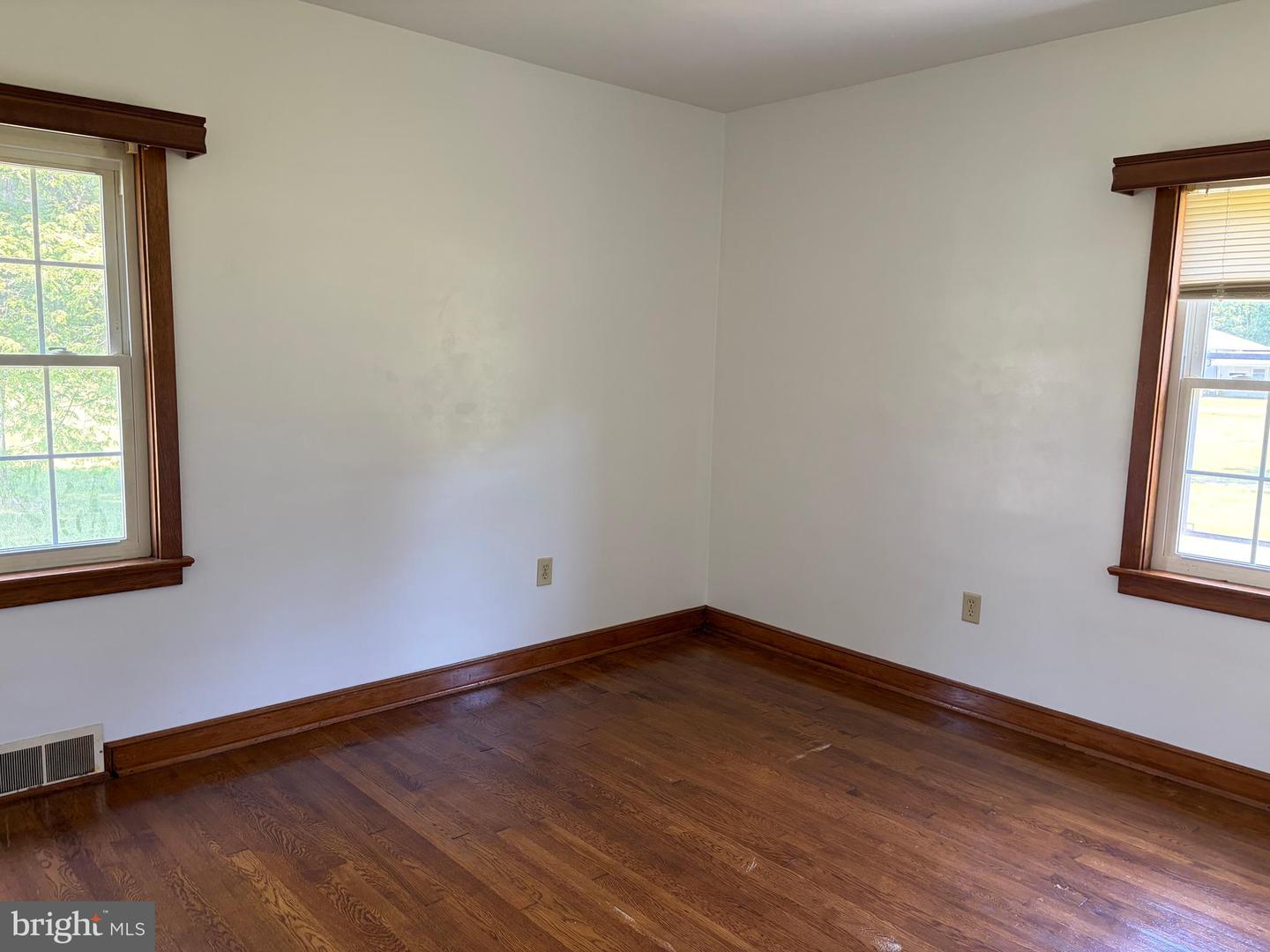 1001 S York Street Property Photo 16