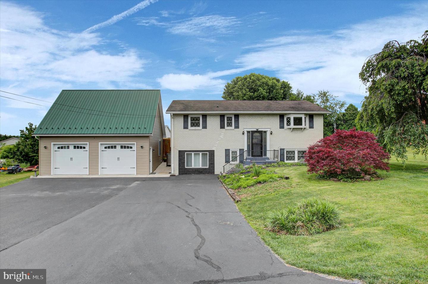 108 WILLOW DR