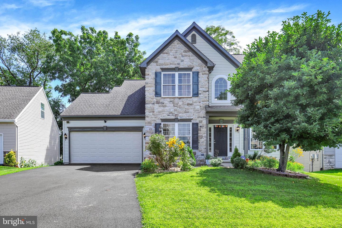 23 HAMLET CIRCLE