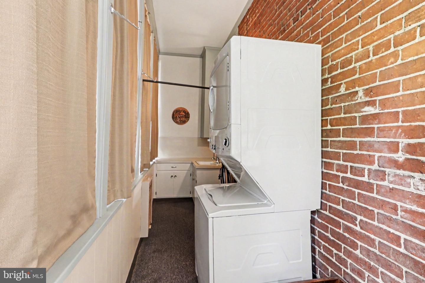 560 S Hanover St Property Photo 29