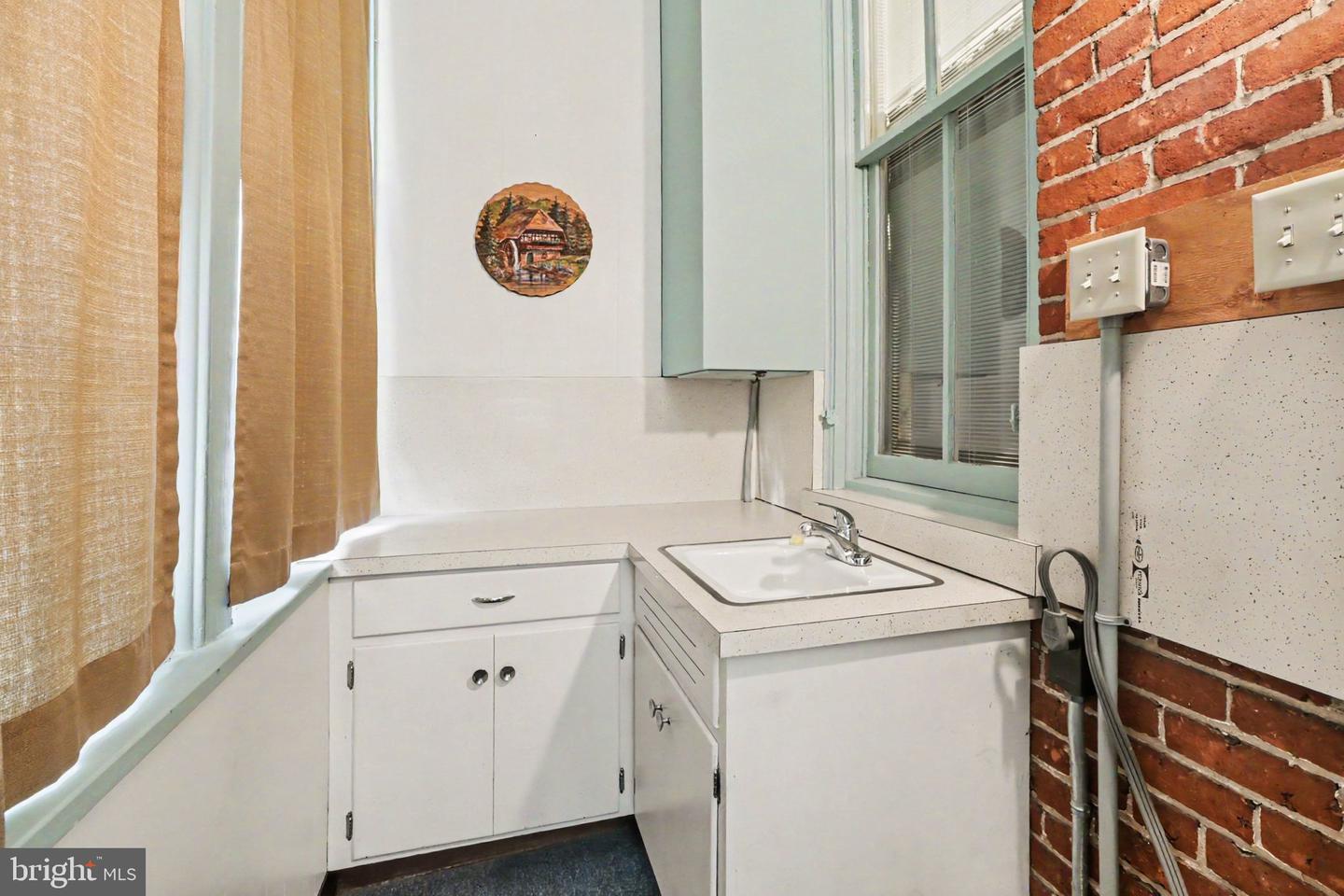560 S Hanover St Property Photo 30