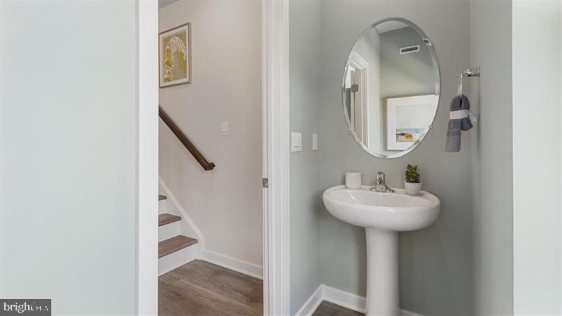 48 Northside Ct Property Photo 12