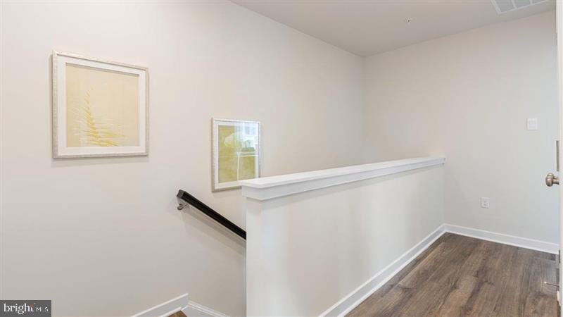 50 Northside Ct Property Photo 13