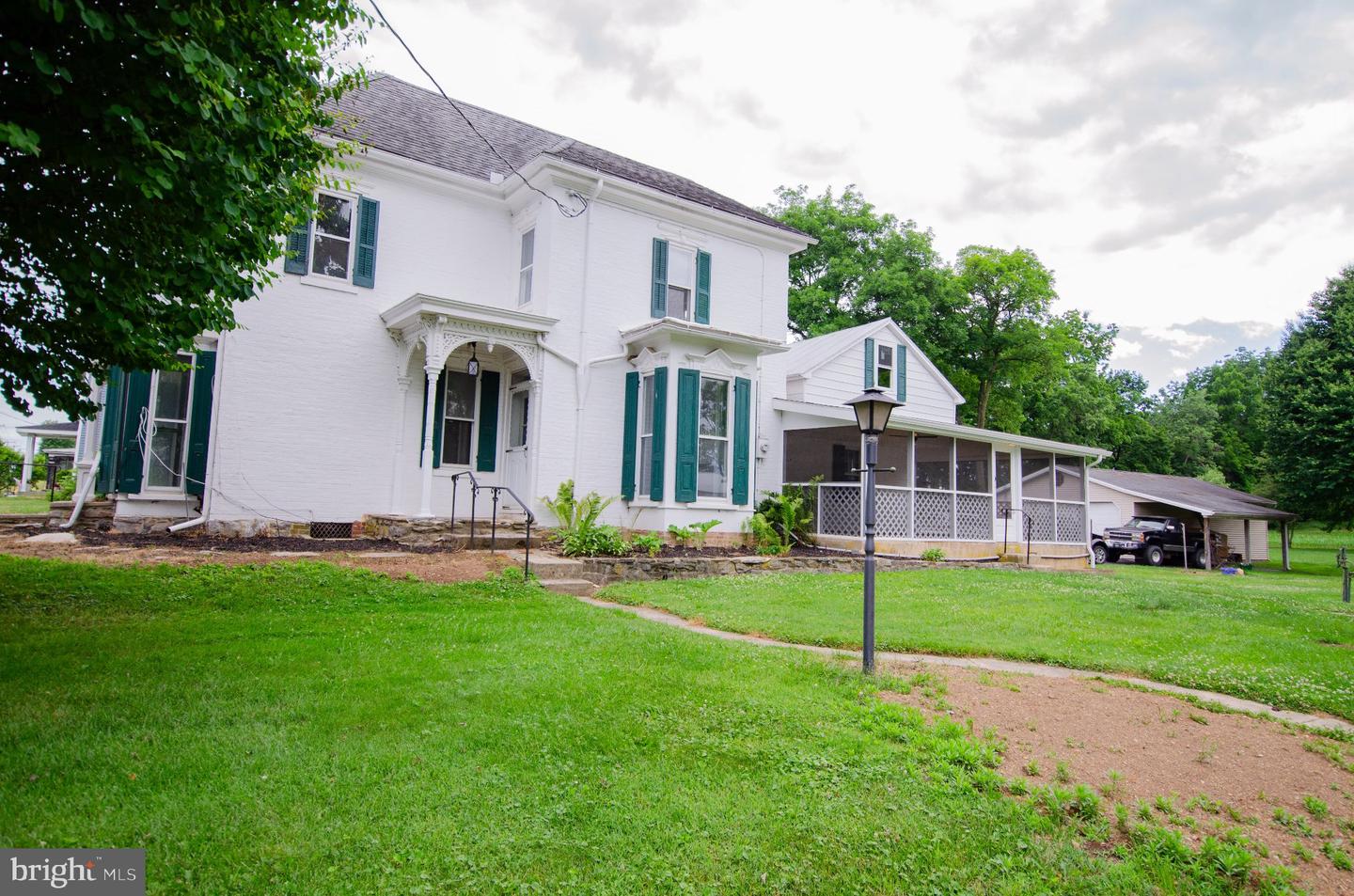 2615 Walnut Bottom Rd Property Photo 3