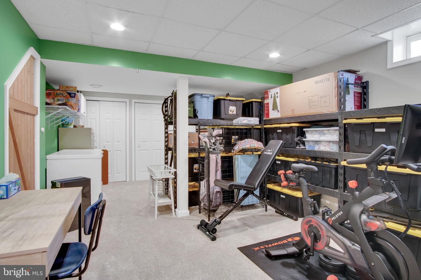 2140 Canterbury Dr. Property Photo 7