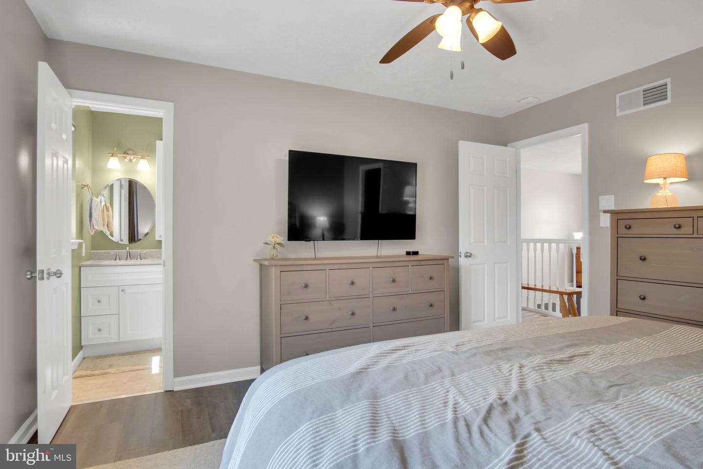 2140 Canterbury Dr. Property Photo 14