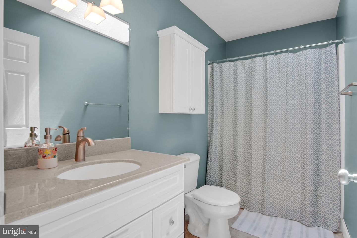 2140 Canterbury Dr. Property Photo 17