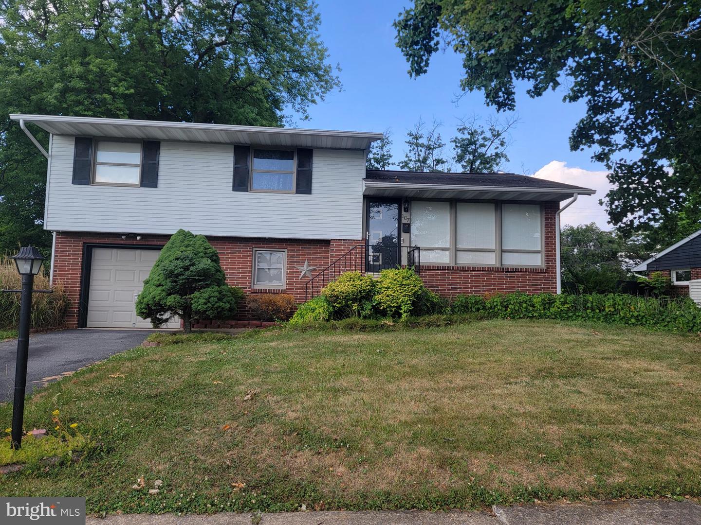 107 Winston Dr Property Photo 1