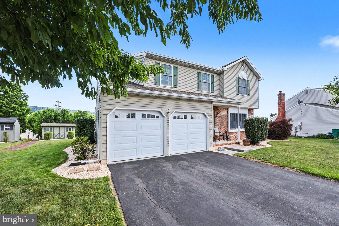 9 Blue Spruce Dr Property Photo 2