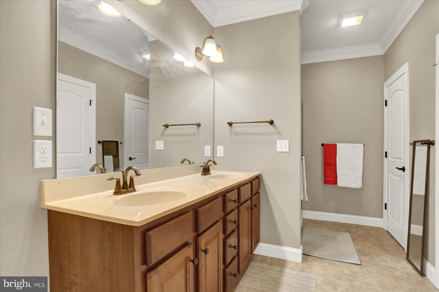 745 Grandon Way Property Photo 35