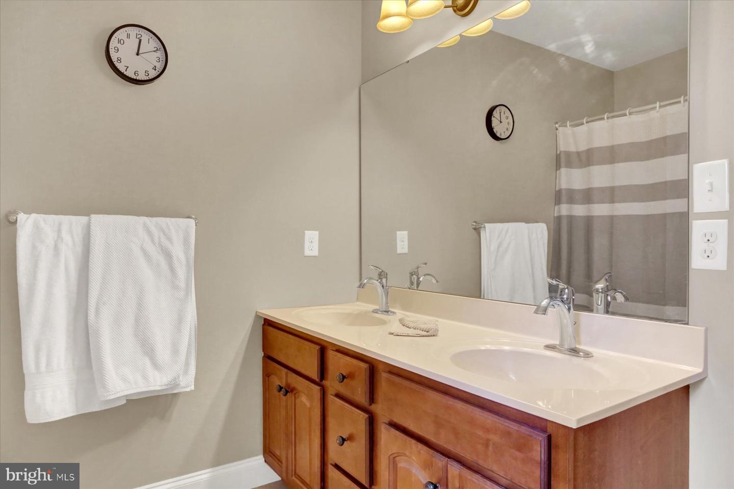 745 Grandon Way Property Photo 41