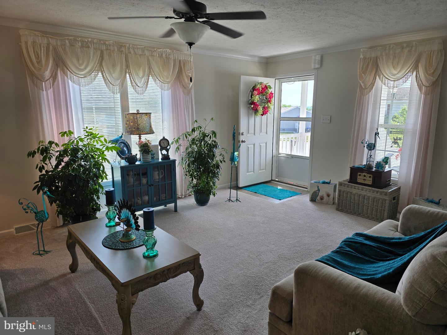 300 Oriole Dr Property Photo 3