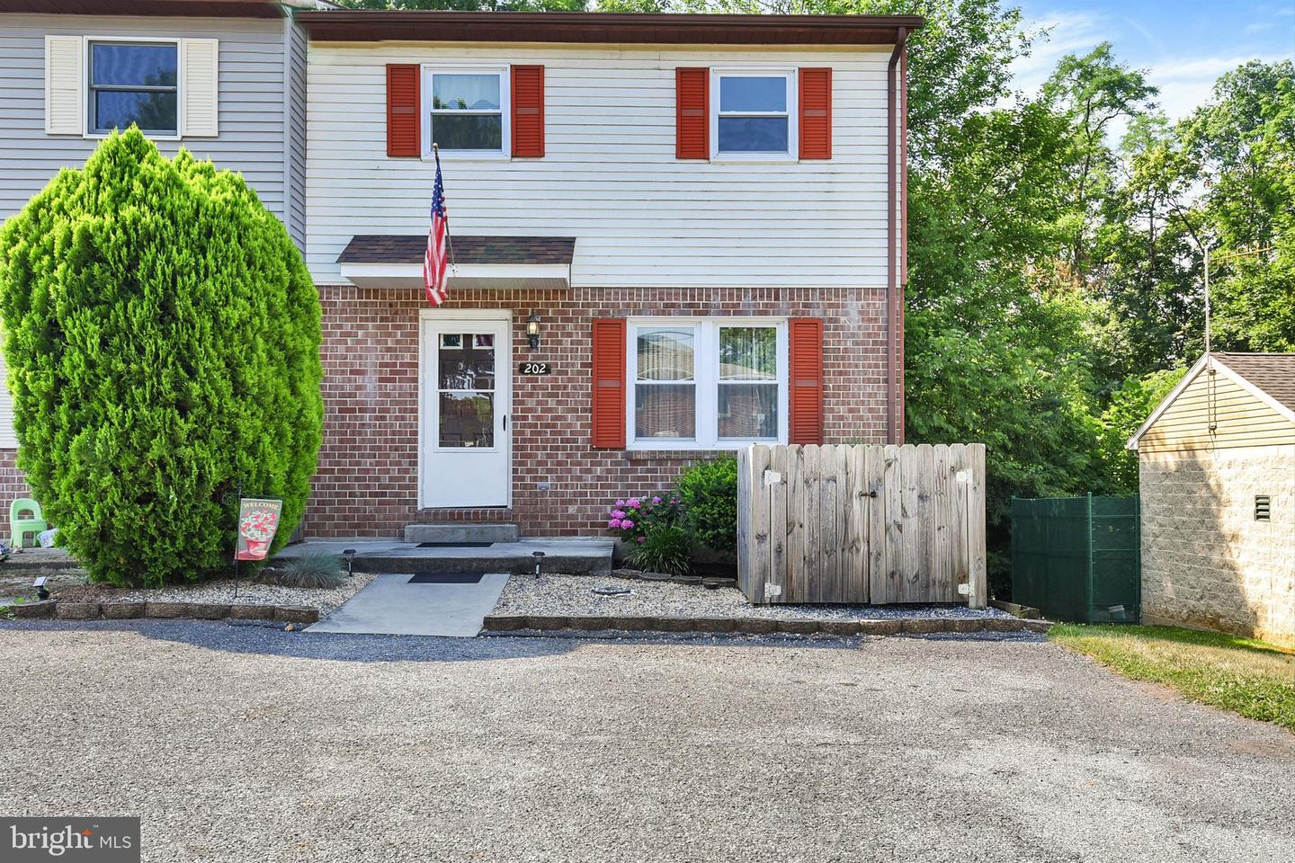 202 Marion Avenue Property Photo 1