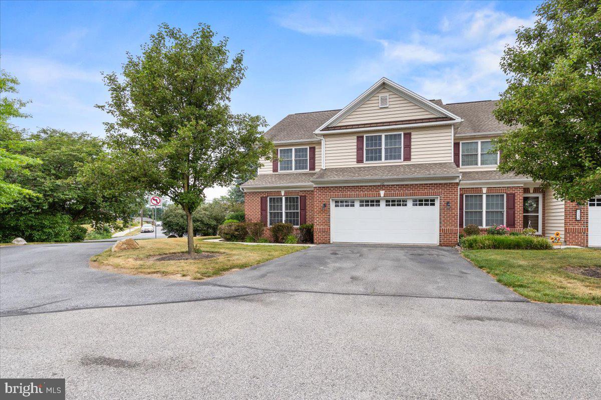 140 Ashford Way Property Photo 1