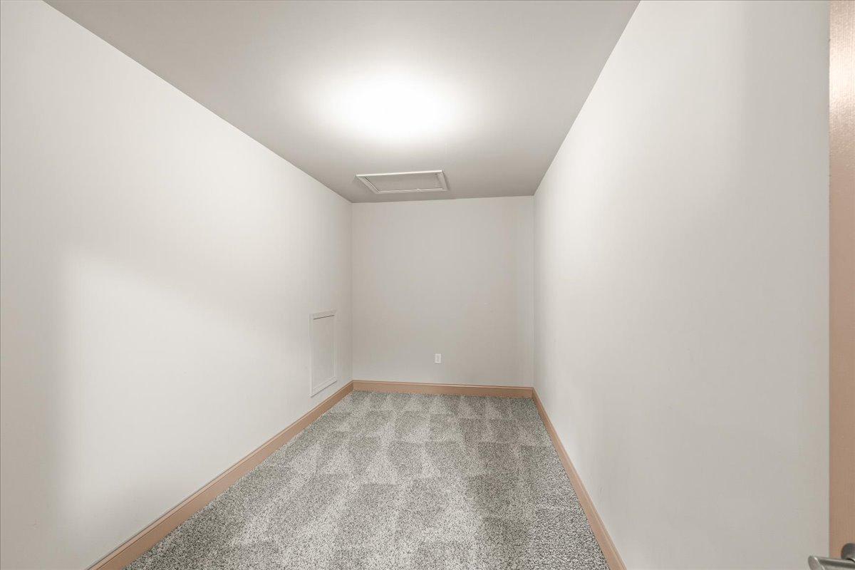140 Ashford Way Property Photo 16