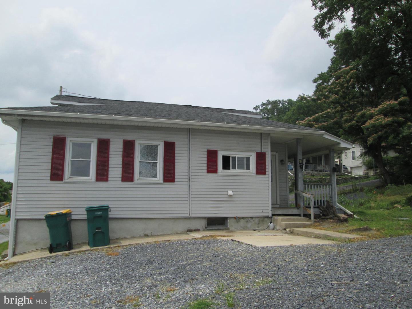 1208 Locust St Property Photo 2