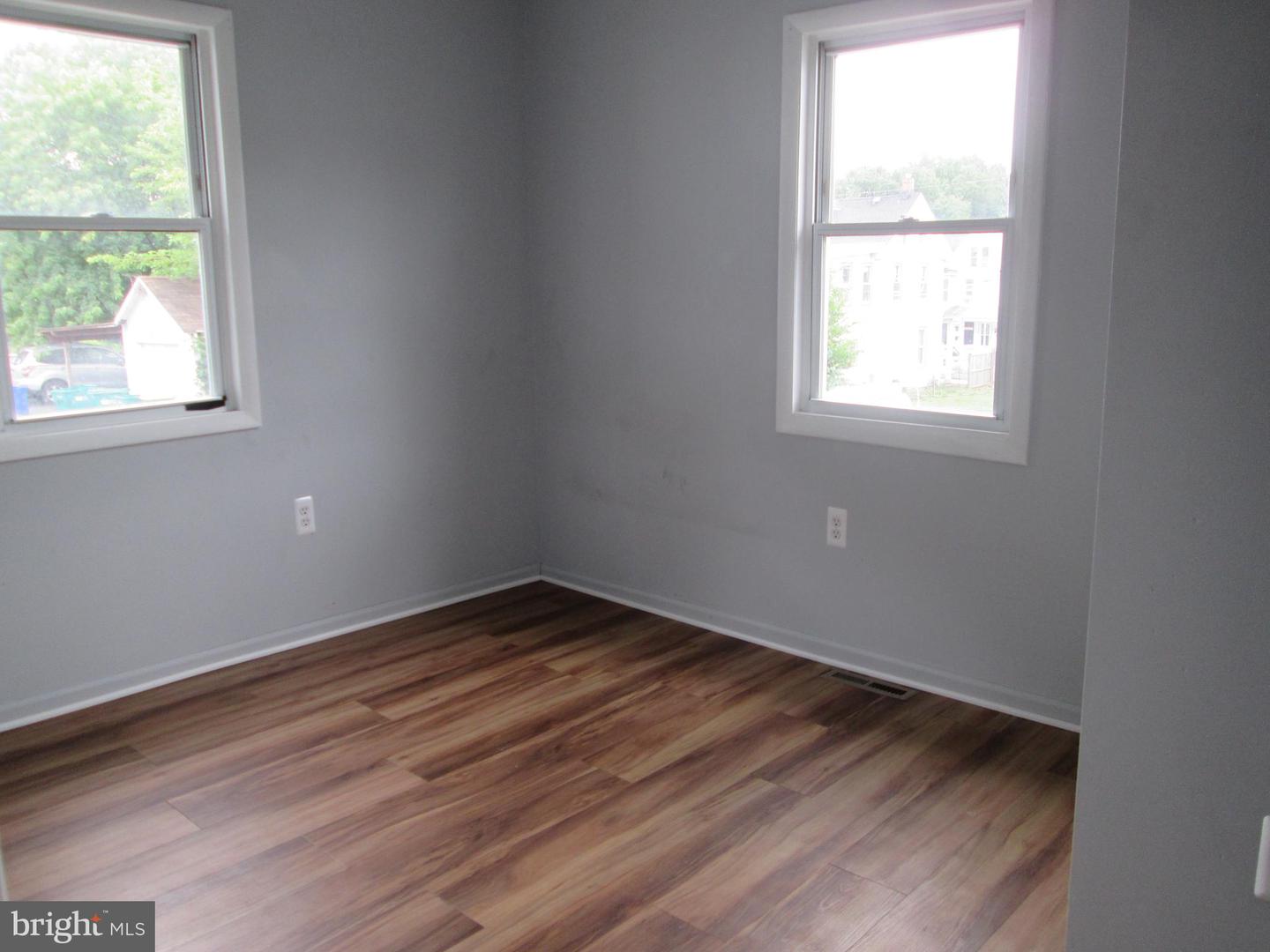 1208 Locust St Property Photo 9