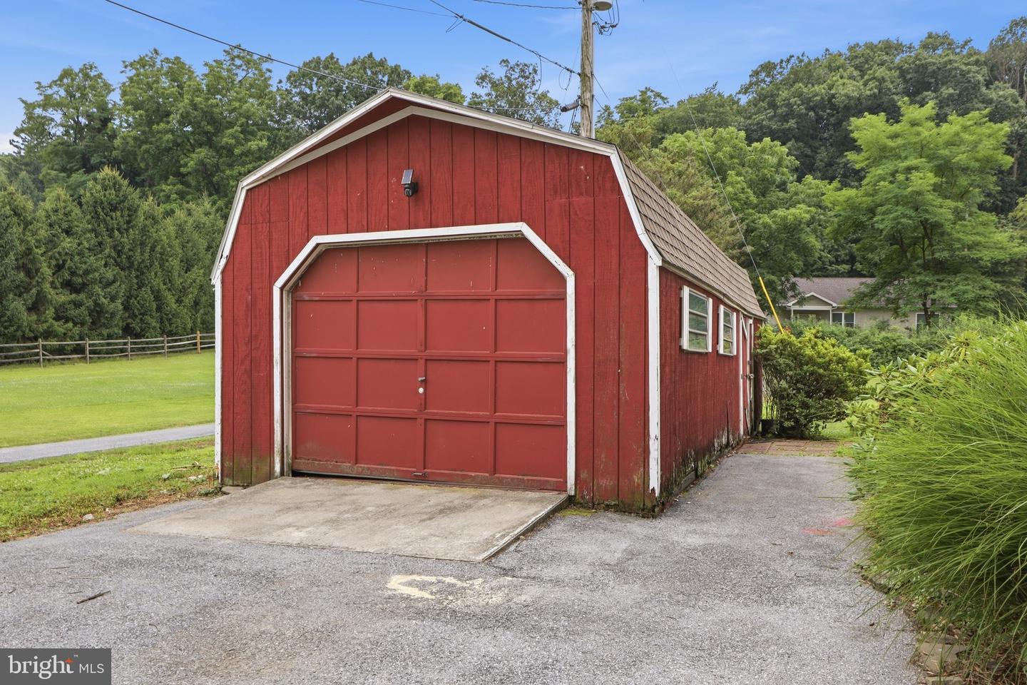 1123 York Rd Property Photo 48