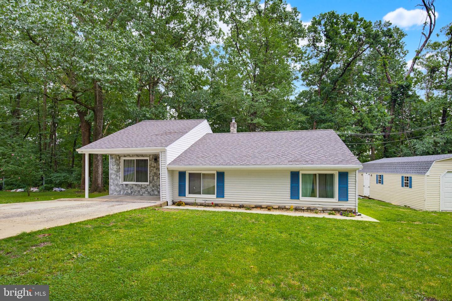 1607 Holtz Rd Property Photo 1