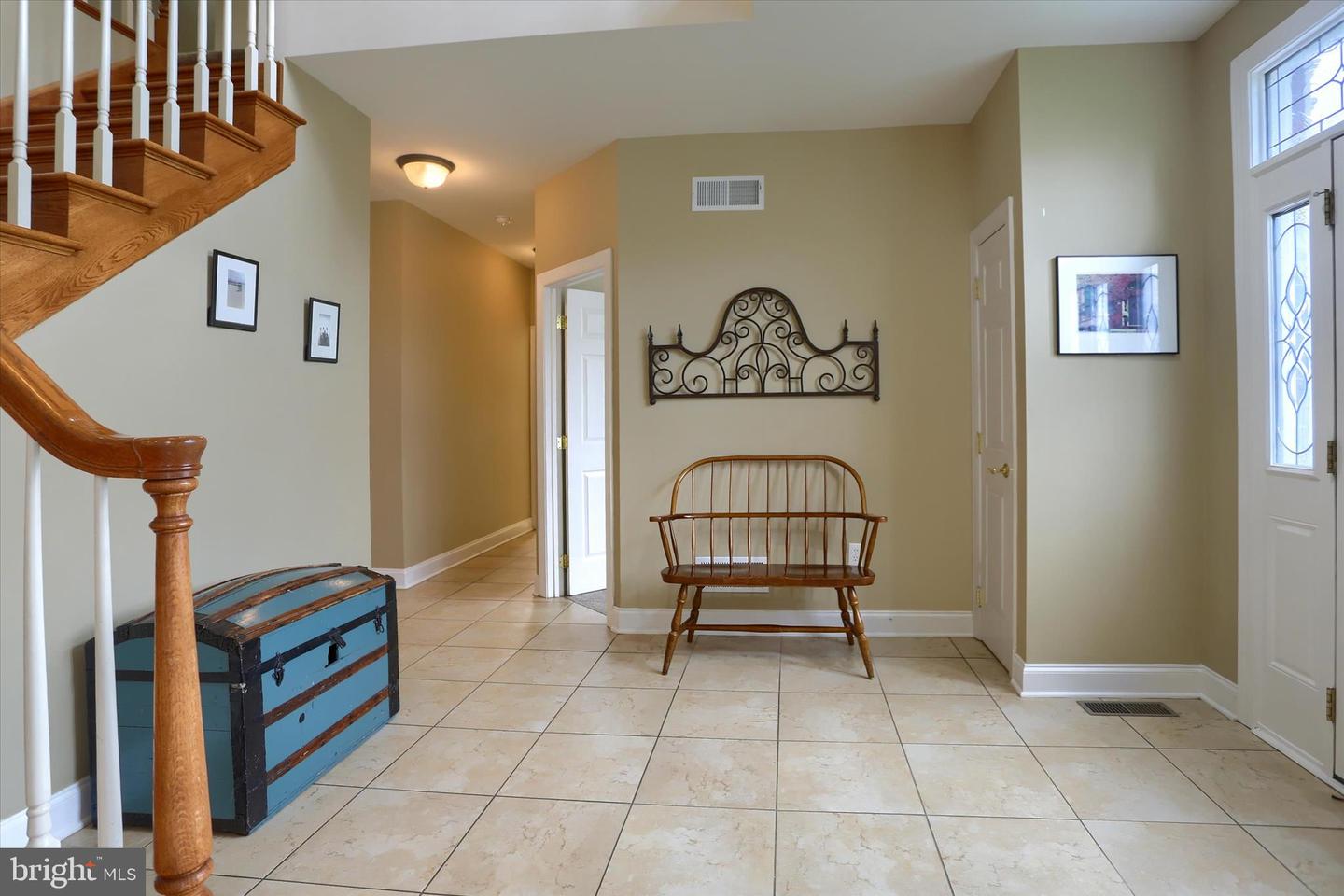 10 Spring View Ct Property Photo 3