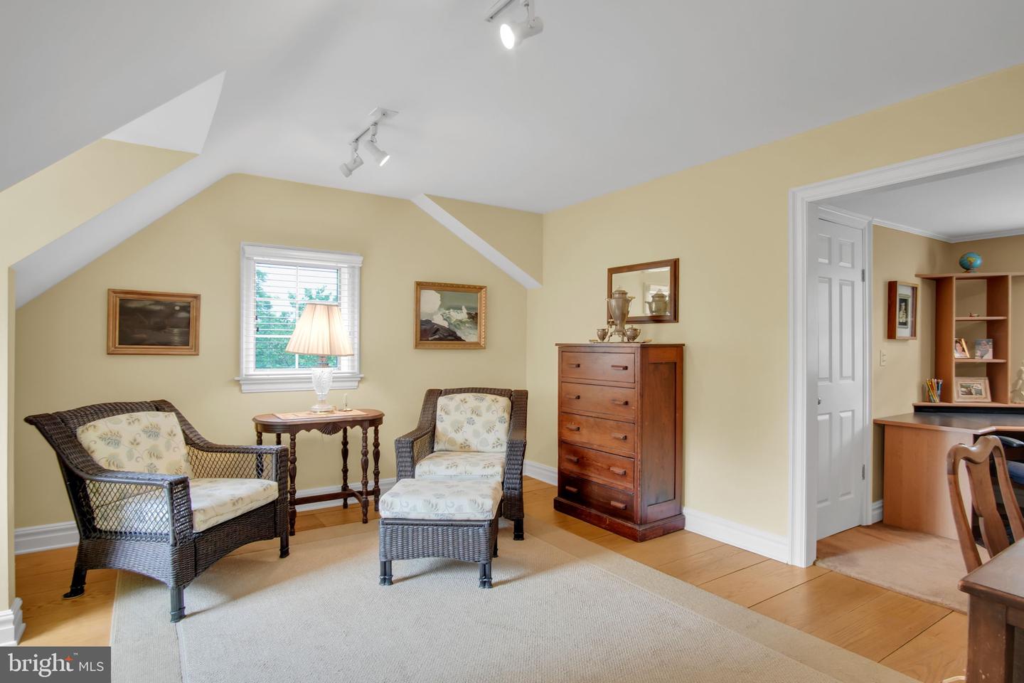 223 W Lisburn Rd Property Photo 25