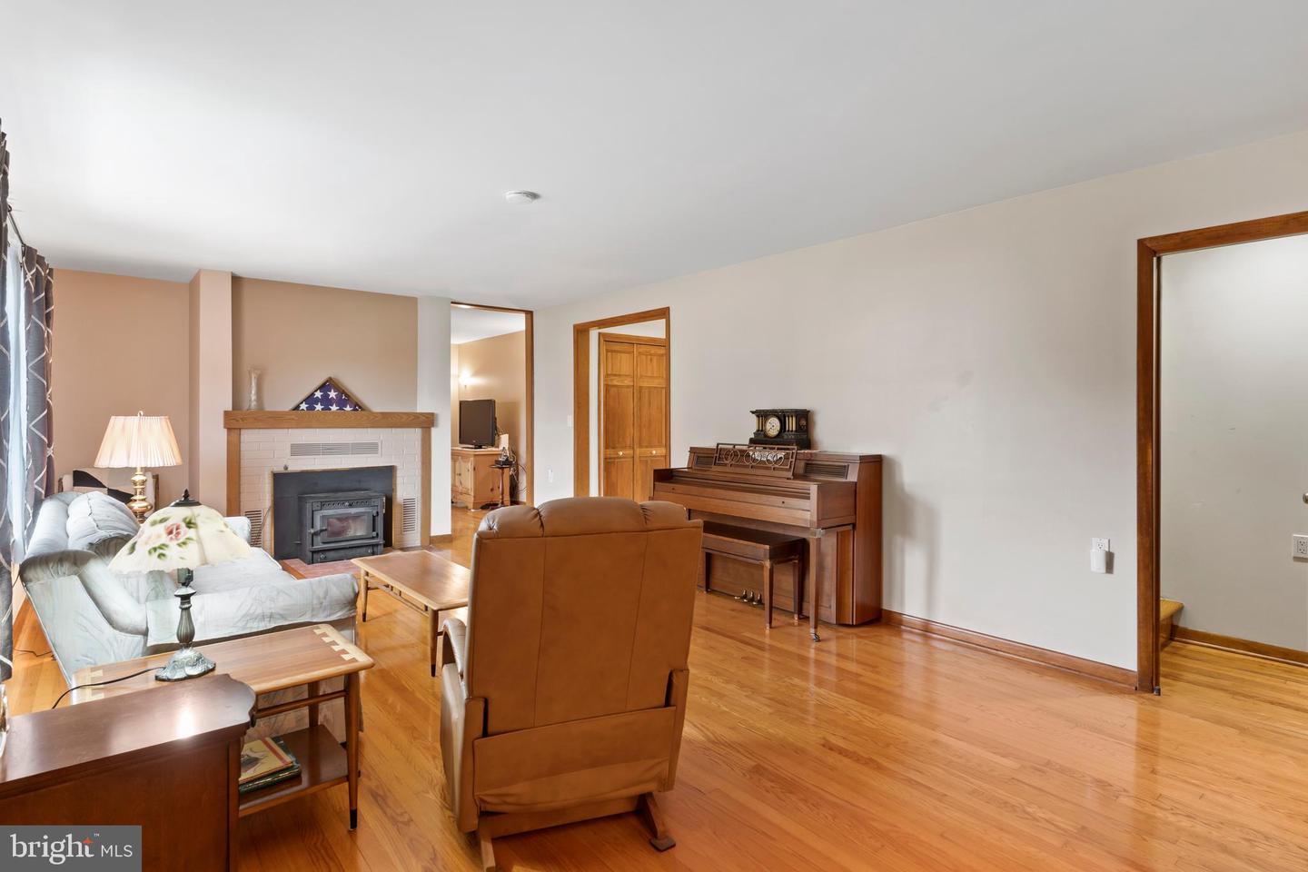 3049 Spring Rd Property Photo 8