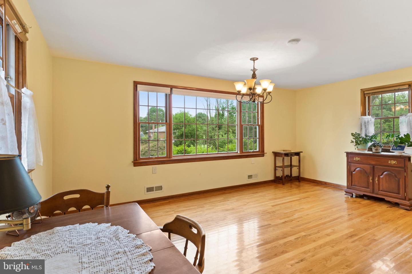 3049 Spring Rd Property Photo 16