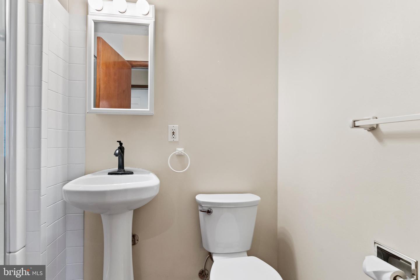 3049 Spring Rd Property Photo 23