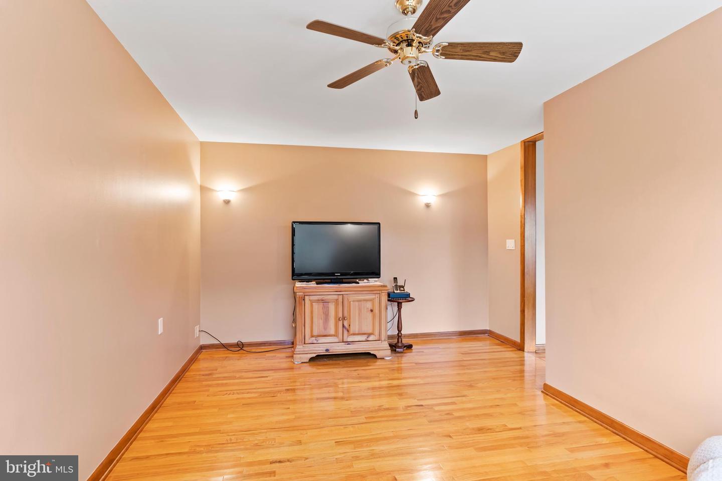 3049 Spring Rd Property Photo 24