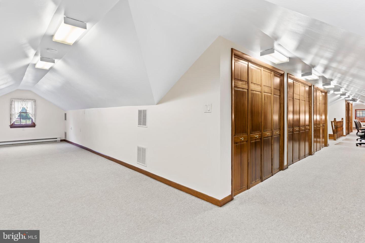 3049 Spring Rd Property Photo 35