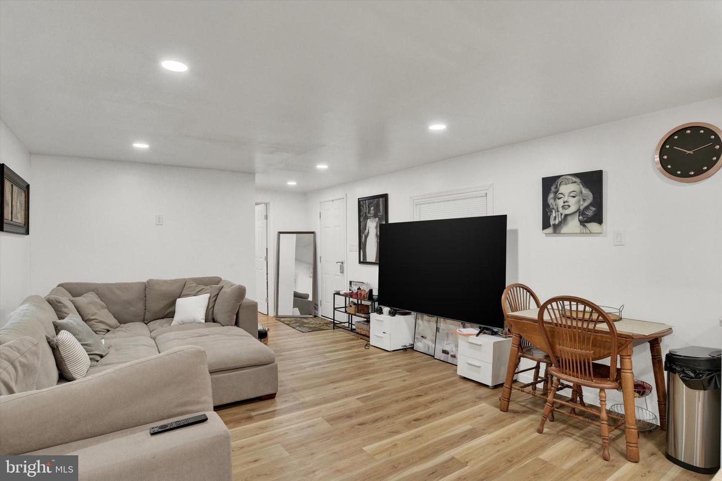 6 Buttonwood Lane Property Photo 3