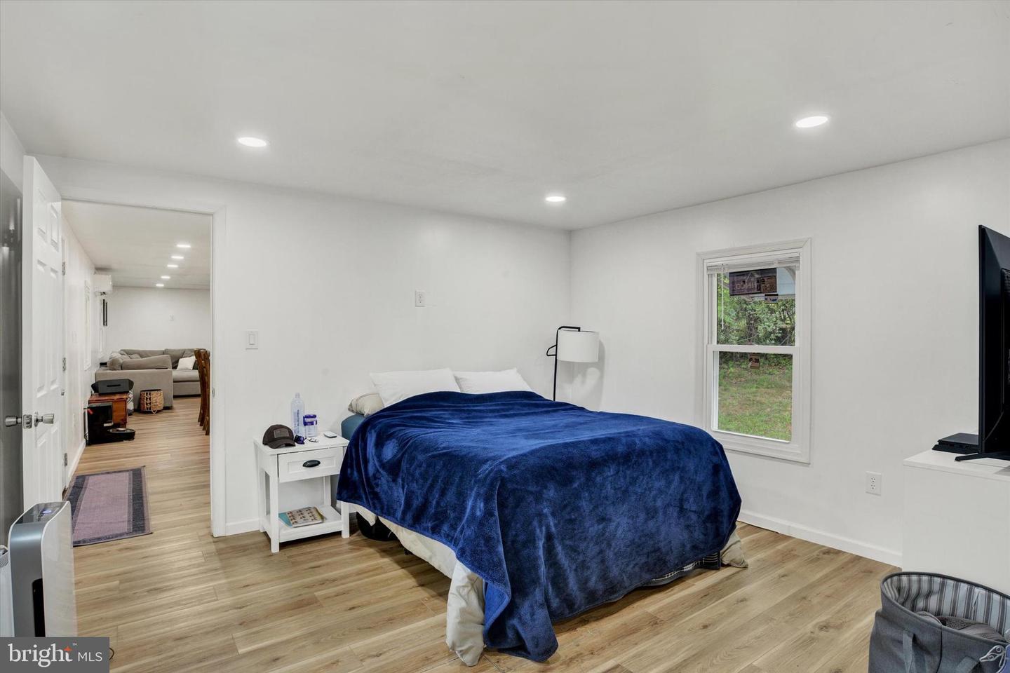 6 Buttonwood Lane Property Photo 8