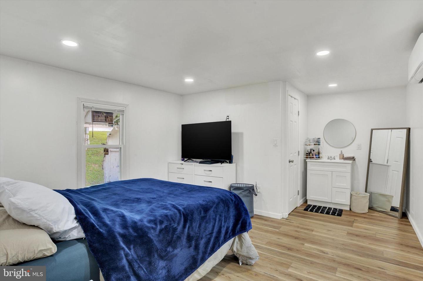 6 Buttonwood Lane Property Photo 9