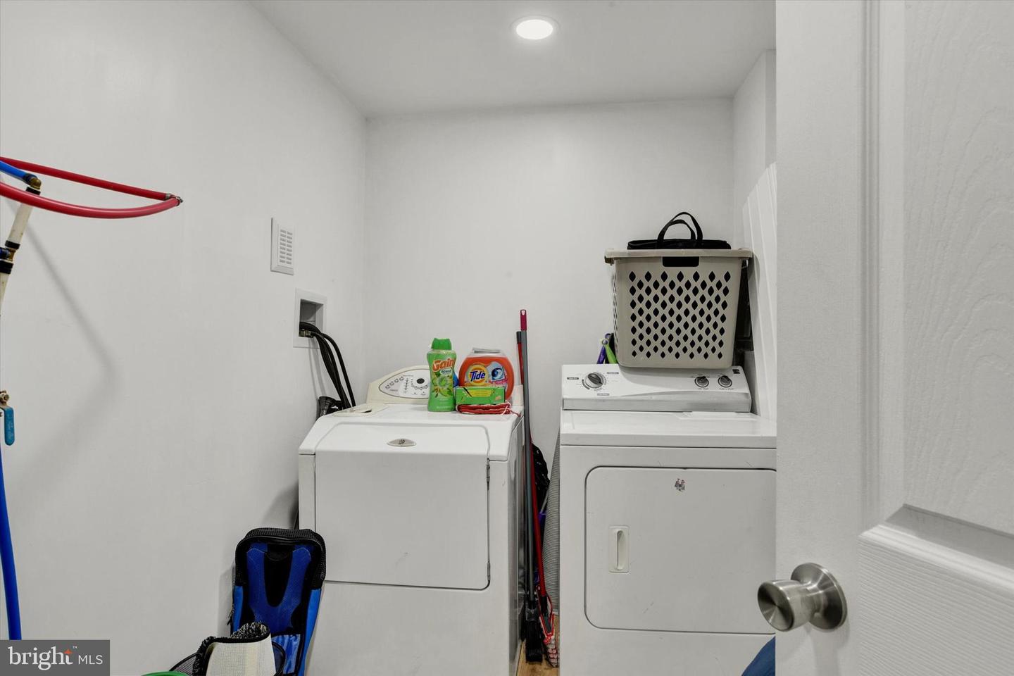6 Buttonwood Lane Property Photo 11