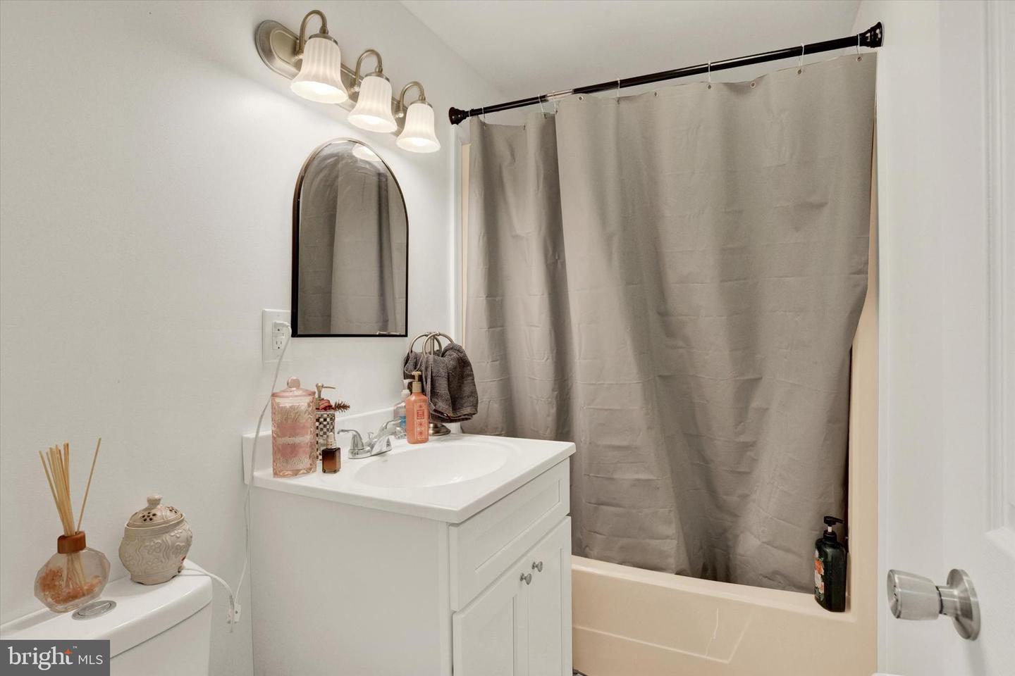 6 Buttonwood Lane Property Photo 14