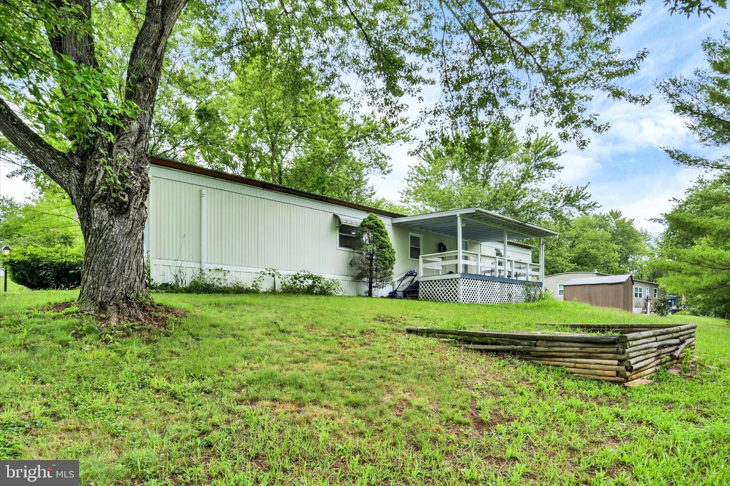 6 Buttonwood Lane Property Photo 16