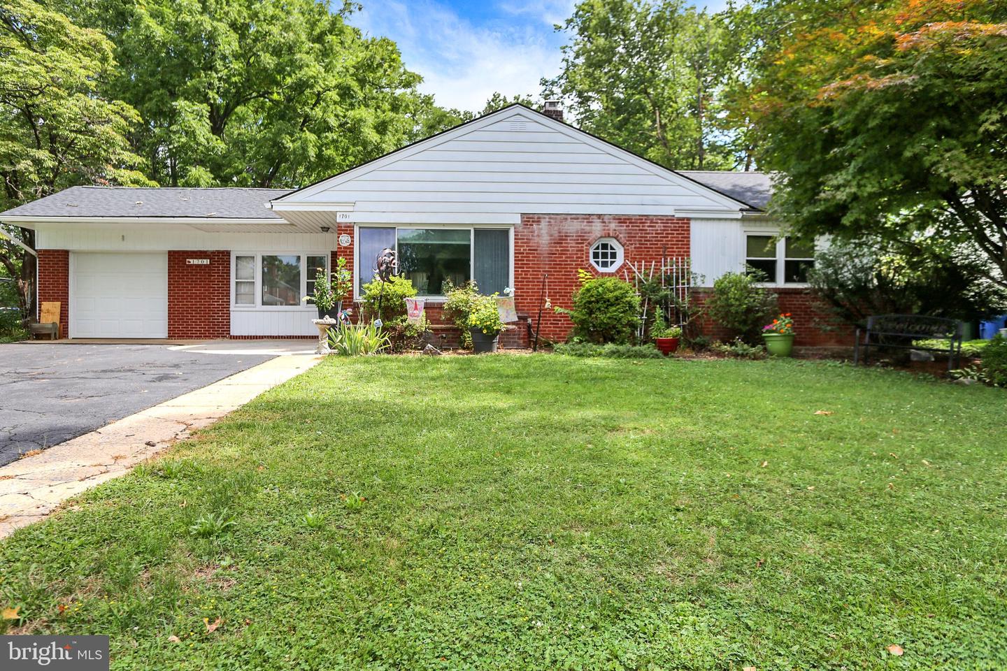 1701 Warren Street Property Photo 1