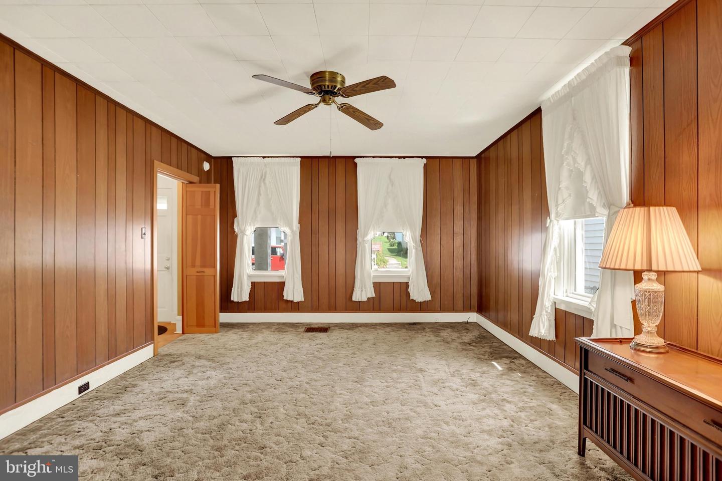 14 Chestnut St Property Photo 5