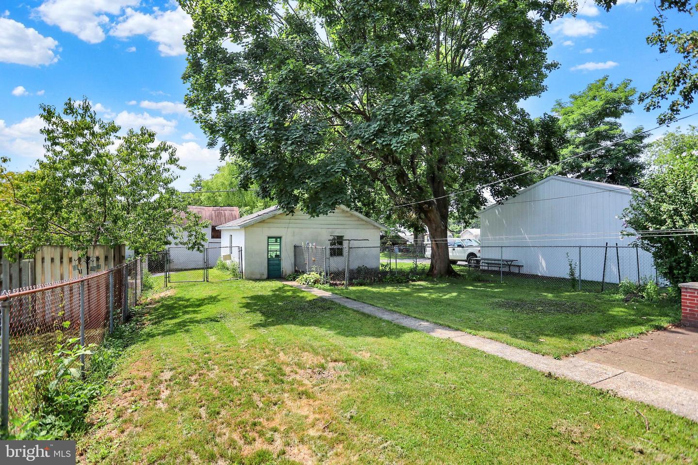 14 Chestnut St Property Photo 29