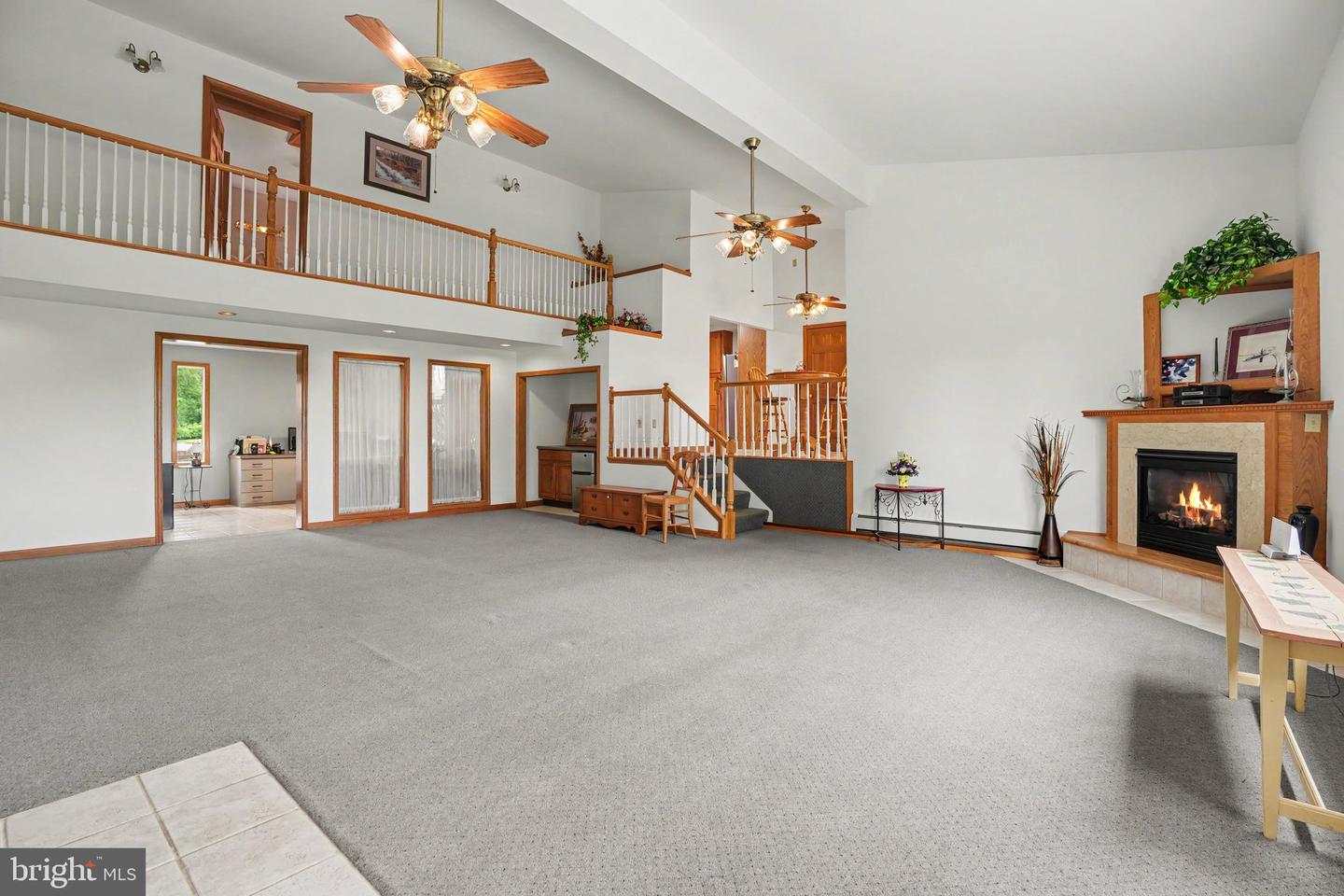 924 W Trindle Road Property Photo 7