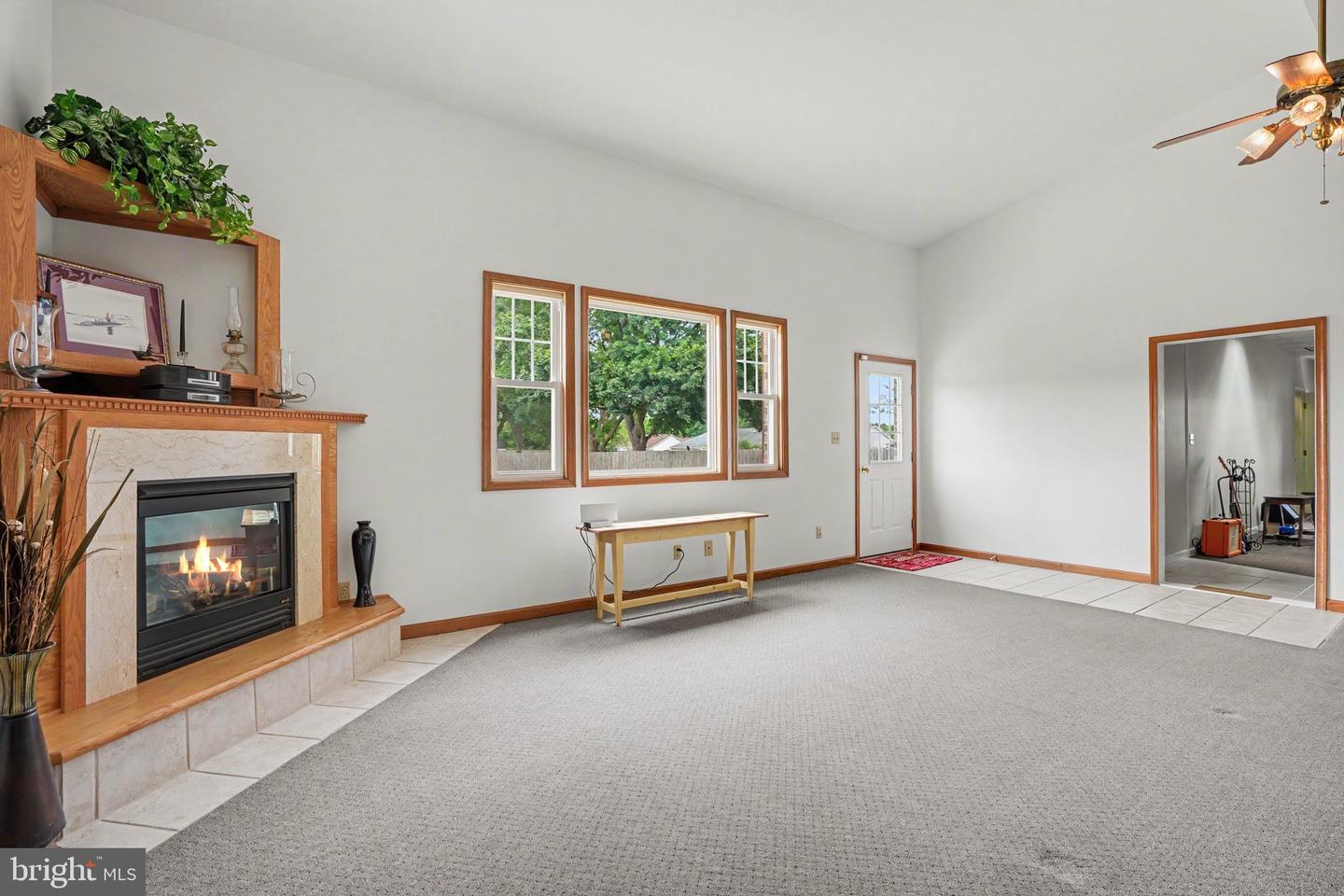 924 W Trindle Road Property Photo 8