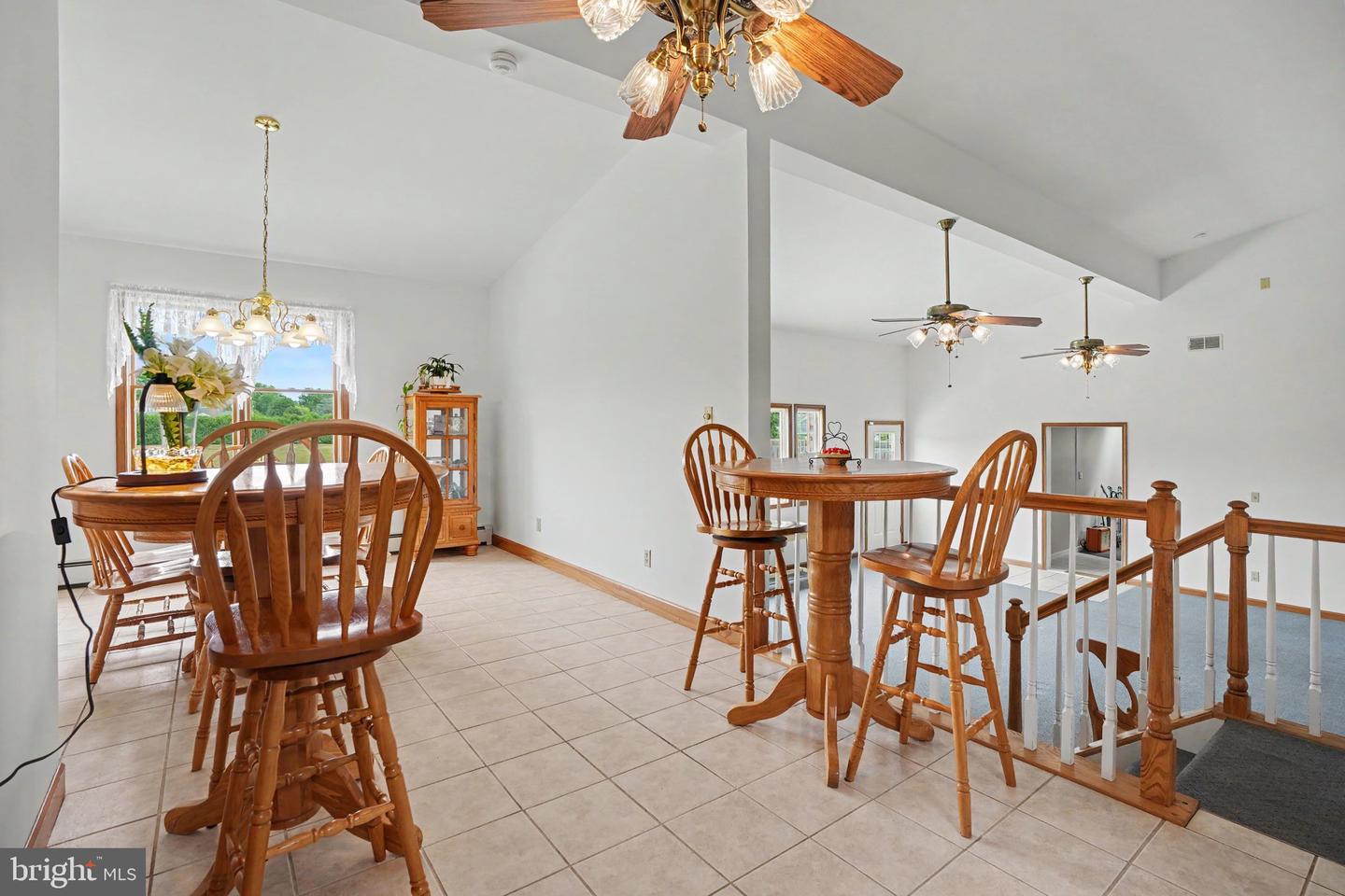 924 W Trindle Road Property Photo 10