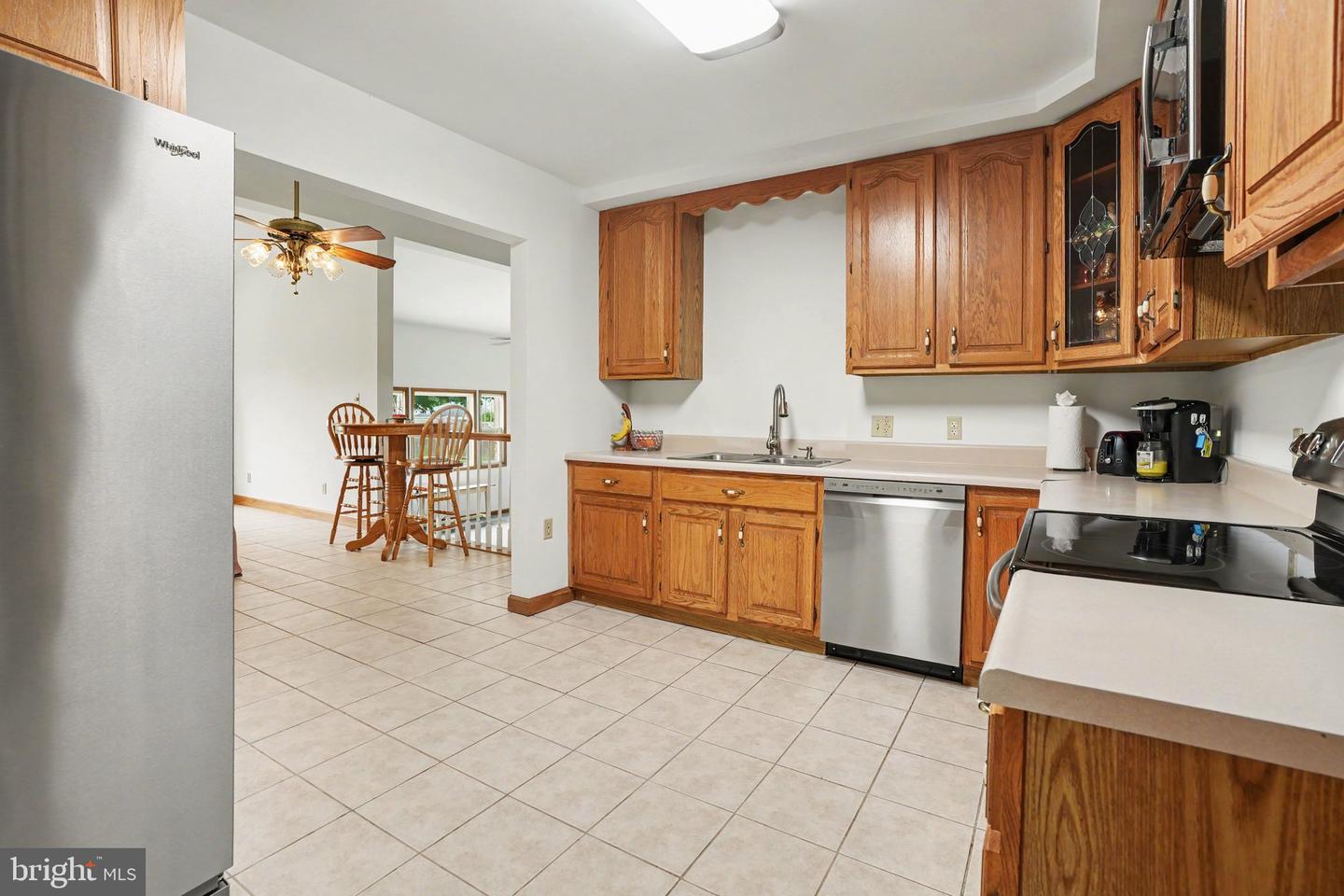 924 W Trindle Road Property Photo 13