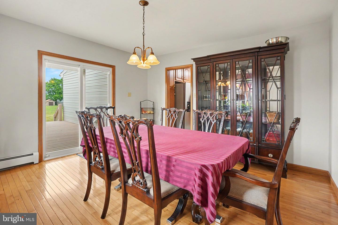 924 W Trindle Road Property Photo 16